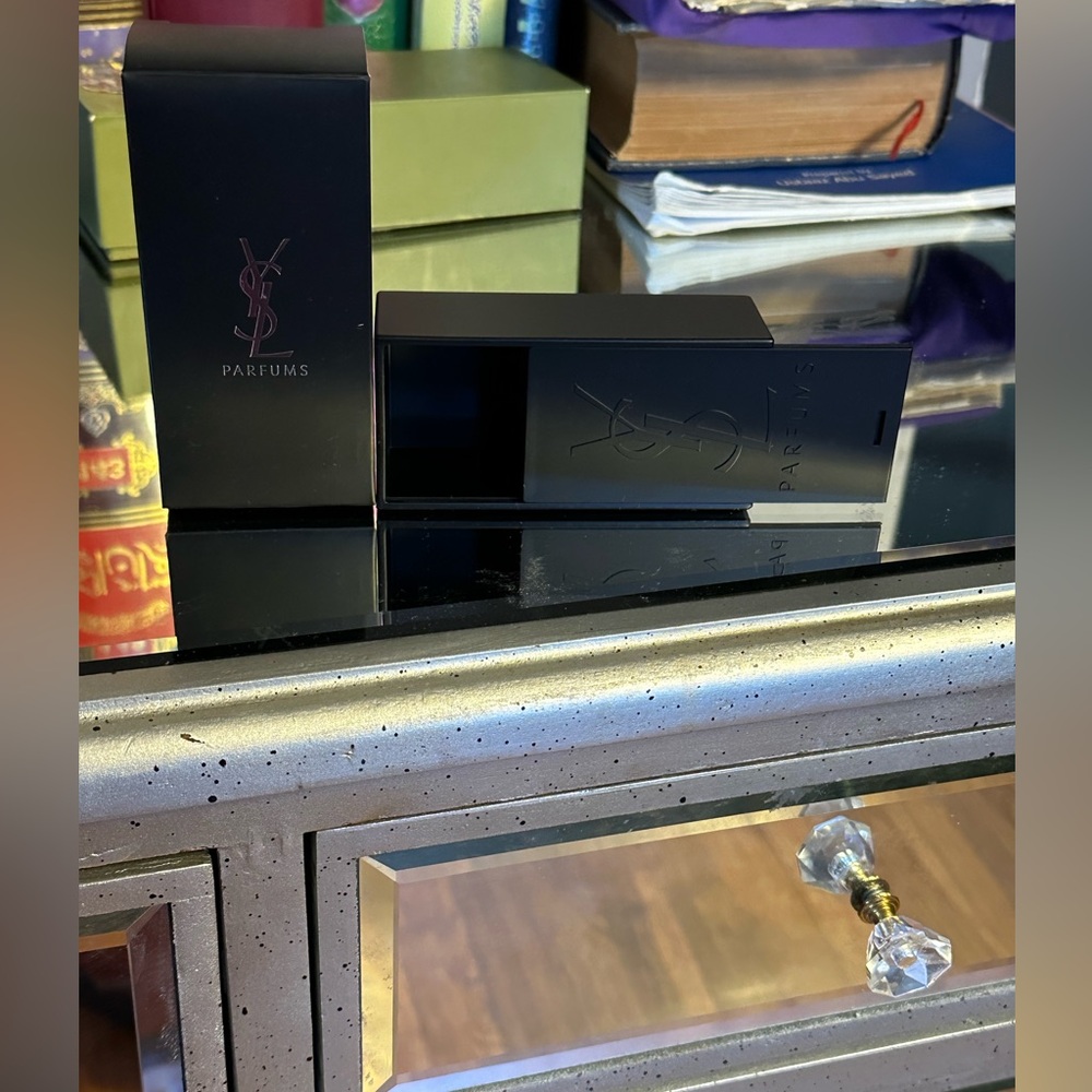 Yves Saint Laurent case - Picture 4 of 10